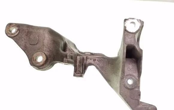 Nissan X-Trail T32 EGR valve cooler bracket 147174072R
