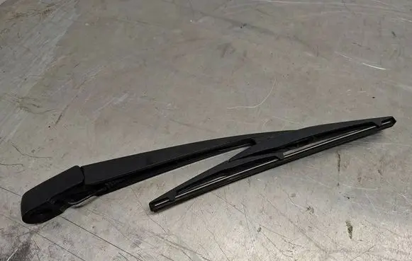 Nissan Leaf I (ZE0) Rear wiper blade 