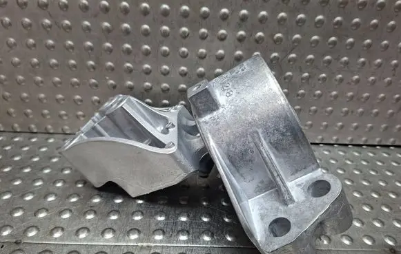 Fiat Doblo Engine mount bracket S27649737 517991100