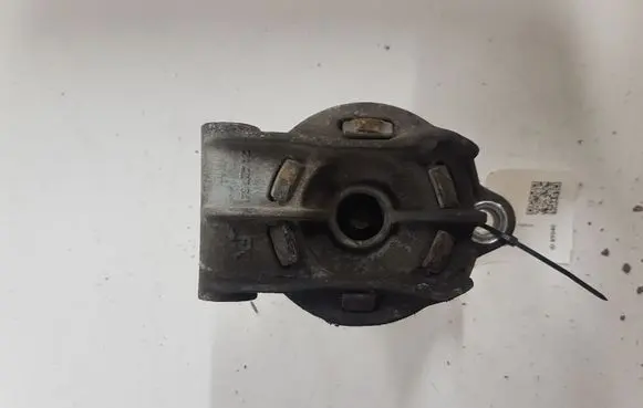 Opel Zafira A Engine mount bracket 24427641