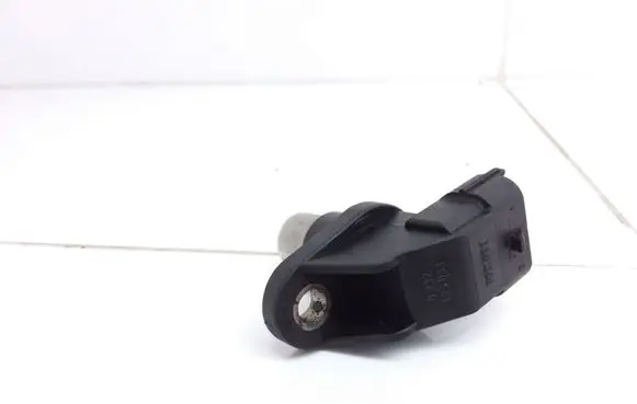 Volvo S60 Crankshaft speed sensor 8631533