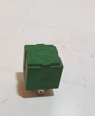 Opel Signum Other relay 13136665 31910 15W40A