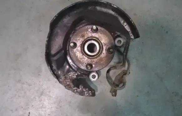 Toyota Corolla E100 Front wheel hub spindle knuckle