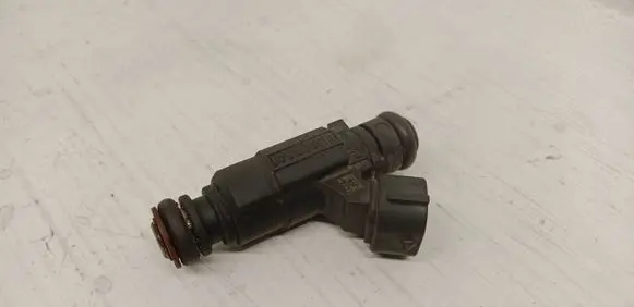 Audi A8 S8 D3 4E Fuel injector 079133551B