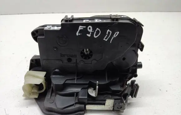 BMW 3 E90 E91 Front door lock 7059968 A048315