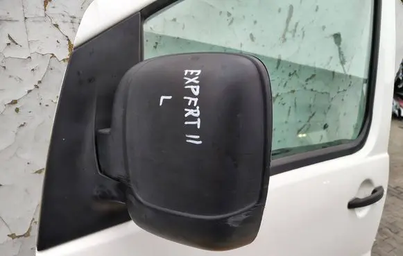 Front door electric wing mirror