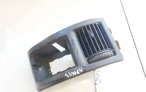 Opel Astra G Dash center air vent grill