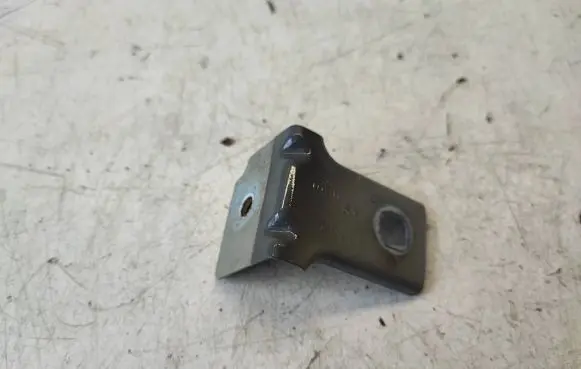 Opel Vivaro Fender mounting bracket 3213R 1749