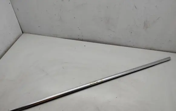Seat Alhambra (Mk2) Door glass trim 