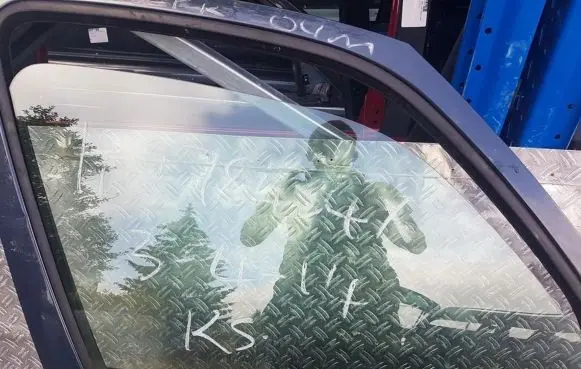 Citroen Xsara Picasso Front door window glass four-door