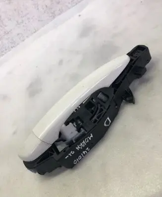 Opel Mokka B Front door exterior handle 9688834080