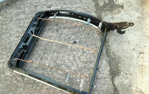 Volkswagen Golf I Seat frame 171881050