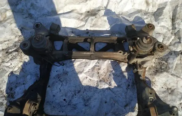 Honda Legend III KA9 Front subframe