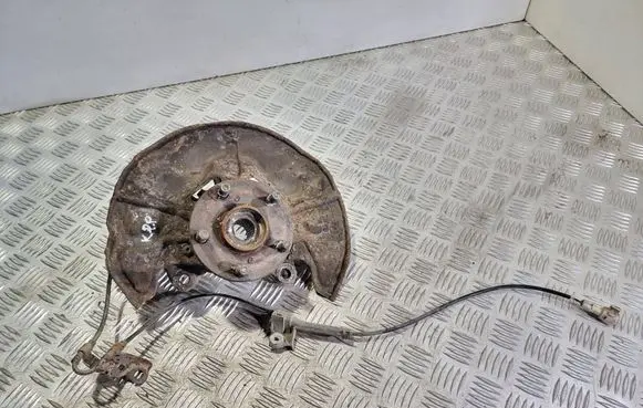 Toyota Avensis T250 Front wheel hub