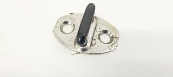 Volkswagen Golf V Front door lock loop/hook striker 1K0837033