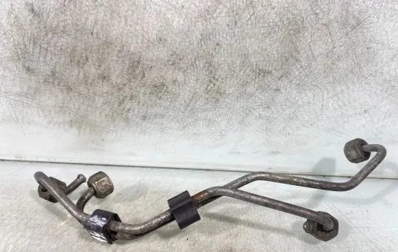 Audi A4 S4 B5 8D Fuel injector supply line/pipe 