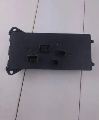 Mercedes-Benz Sprinter W901 W902 W903 W904 Fuse module 518817028