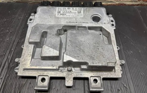Mercedes-Benz Sprinter W907 W910 Engine control unit/module A6549003201 0281039606 A6549018700