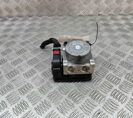 Volkswagen PASSAT B8 ABS Pump 5Q0614517DB