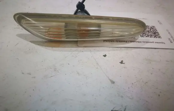 BMW 5 E60 E61 Front fender indicator light 8382104