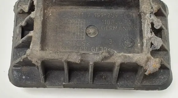 Mercedes-Benz R W251 Tool set 7189259