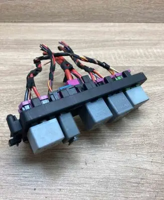 Volkswagen PASSAT B6 Other relay 1K1937503 7M0937632