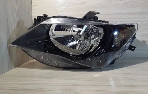 Seat Ibiza IV (6J,6P) Headlight/headlamp 044821002B 90034230 02A0116788