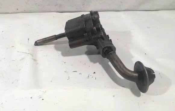 Volkswagen Golf III Oil pump 026115153