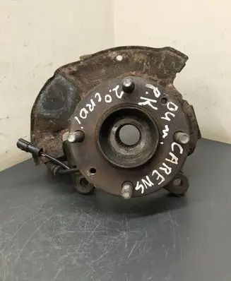 KIA Carens I Front wheel hub