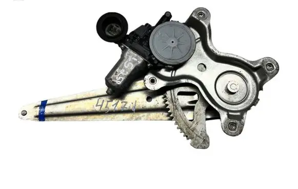 Lexus IS 220D-250-350 Rear door window regulator motor 8572058010 0620401770