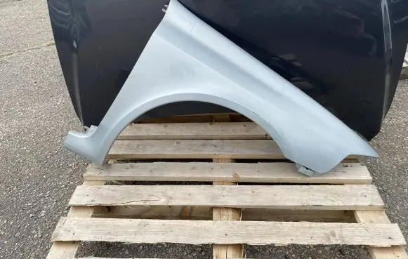 Renault Laguna II Fender 7700417589