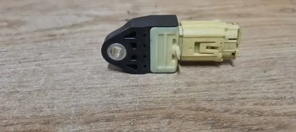 Subaru Legacy Airbag deployment crash/impact sensor 98235AG070