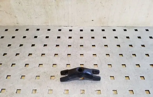 Opel Meriva A Fuel Injector clamp holder