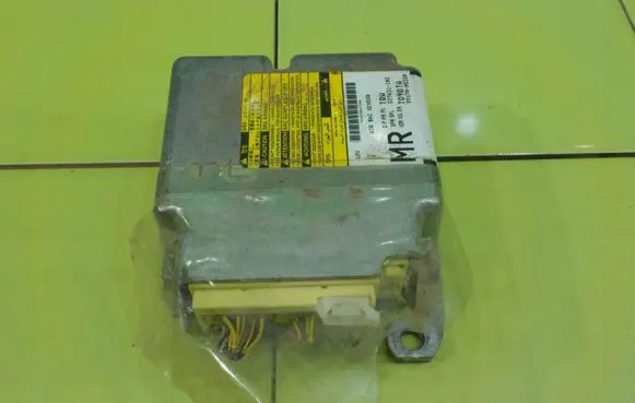 Toyota Avensis T270 Airbag control unit/module 227631102 16AB81