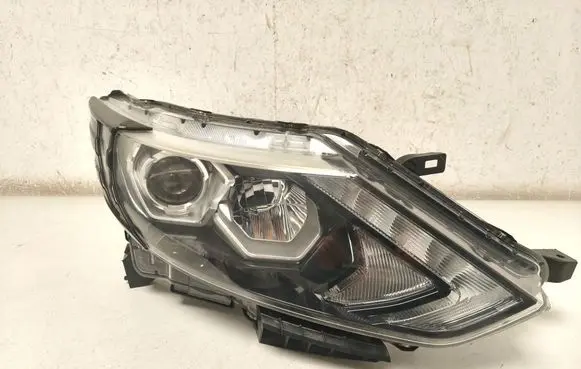 Nissan Qashqai Headlight/headlamp 10018016