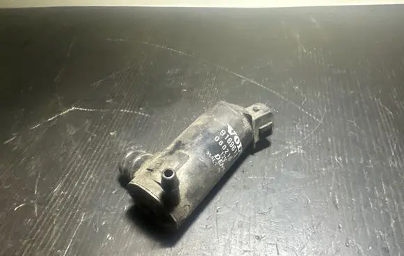 Volvo S80 Windscreen/windshield washer pump 9169611