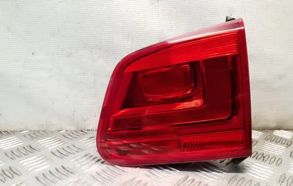 Volkswagen Tiguan Tailgate rear/tail lights