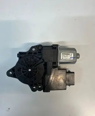KIA Ceed Front door window regulator motor 82450A2010 001100252791