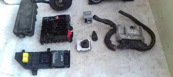 Saab 9-3 Ver2 Immobilizer control unit/module 0281013225 1039S13402