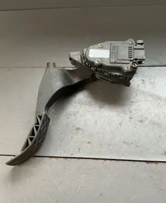 Volkswagen Golf IV Accelerator throttle pedal 6PV00777001 1J1721503H