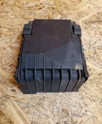 Skoda Octavia Mk2 (1Z) Fuse box cover 1K0937132F