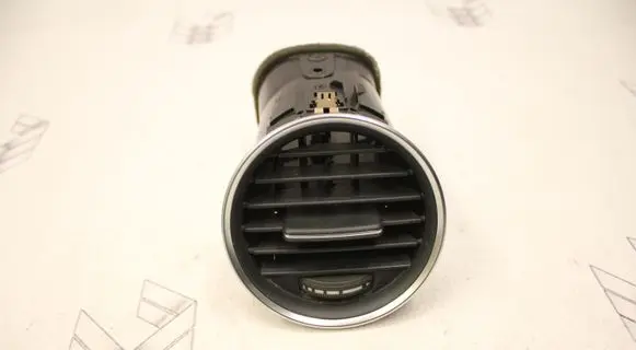 Mercedes-Benz C W204 Dashboard air vent grill cover trim A2048306254