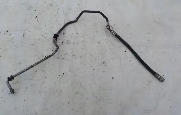 Gearbox oil cooler pipe/hose