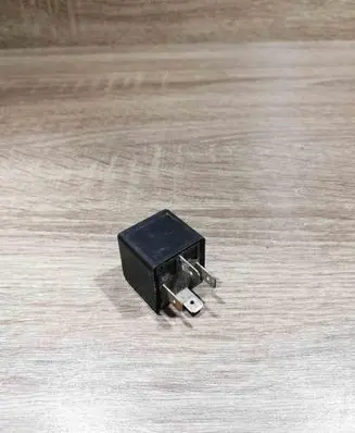 Opel Vectra C Other relay 90464760 V23134K52X220