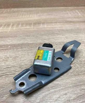 Lexus GS 300 350 430 450H Airbag deployment crash/impact sensor 8983030130 1879001762
