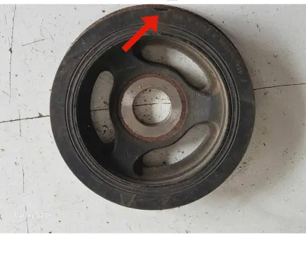 Peugeot 308 Crankshaft pulley E110124A