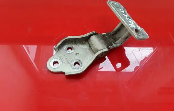 Iveco Daily 35 - 40.10 Front door lower hinge 56087