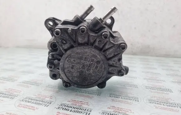Volkswagen Touran I Vacuum pump 03G145209