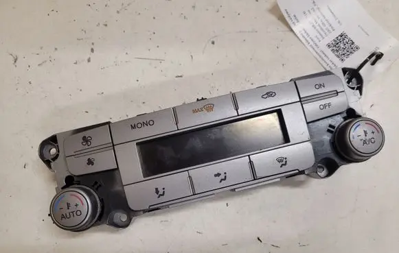 Ford Mondeo MK IV Climate control unit 7S7T18C612AF W8GC39860