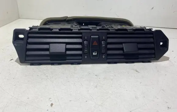 BMW 5 E60 E61 Dash center air vent grill 6910734